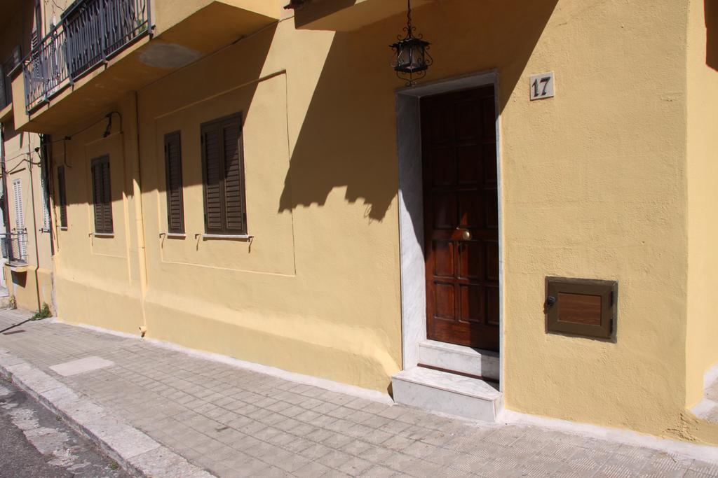 شقة Lighthouse - Casa Di Luce ريجّو دي كالابريا المظهر الخارجي الصورة